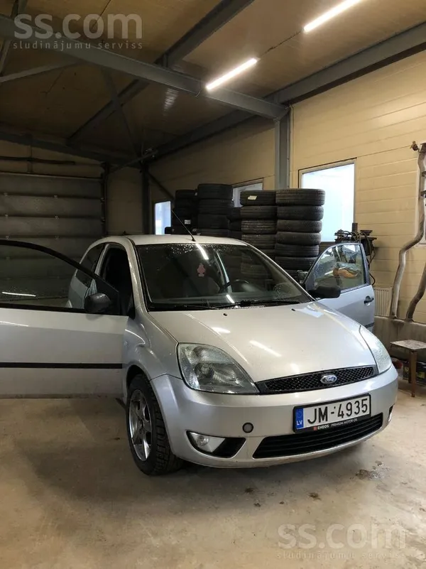 Ford Pārdod Ford fiesta 1.25 55kwNesen mainīts sajūgs, 