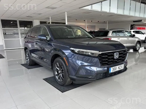 Pārdodam mazlietotu Honda Cr-V pilnpiedziņas hibrīdu ar nelielu nobraukumu -