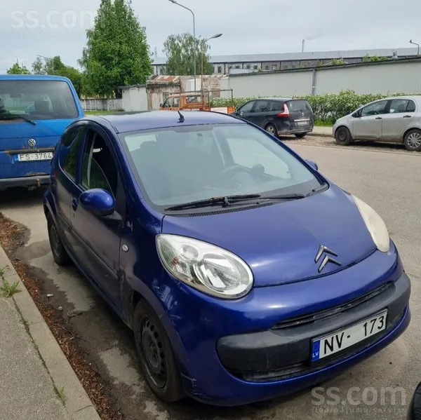 Auto ejošā kārtībā. Rūc un brauc bez problēmām. Tehniskā apskate beigusies.