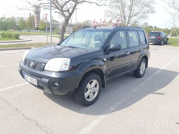 Nissan Pārdodu uzticamu auto jebkurai dzīves situācijai -