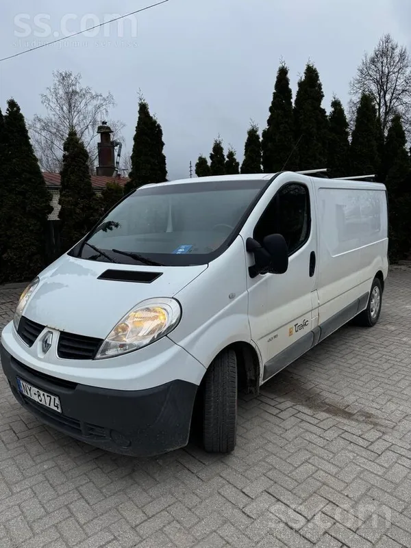 Renault Pārdod, jo šobrīd stāv bez pielietojuma. Garā bāze