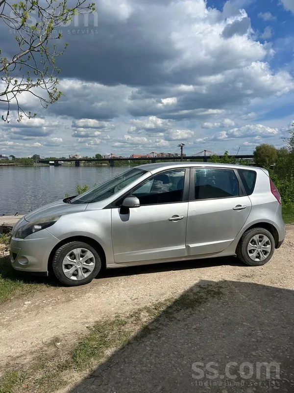 Renault Продаю Renault Scenic 2010 года в хорошем состояни