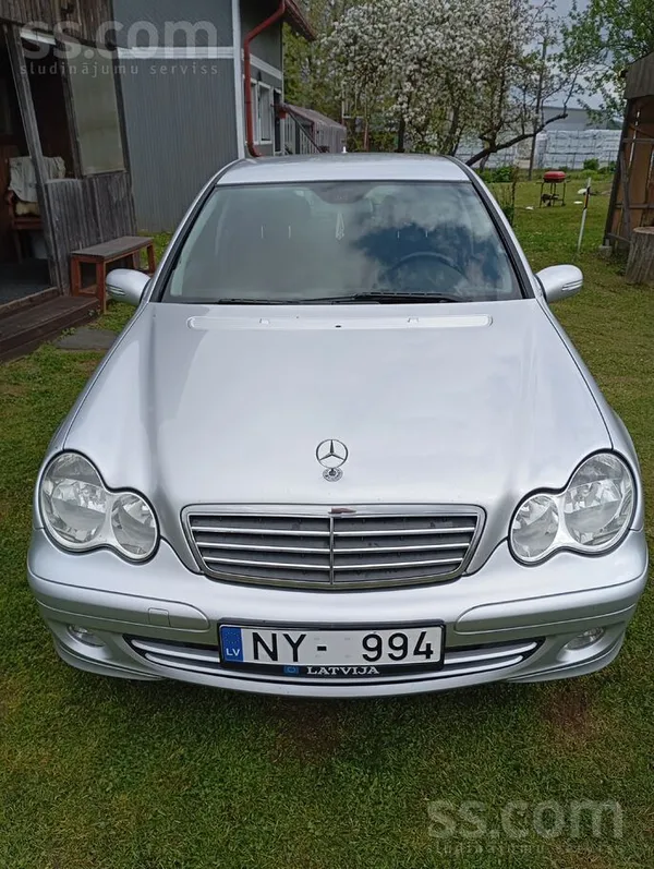 Mercedes-Benz C220