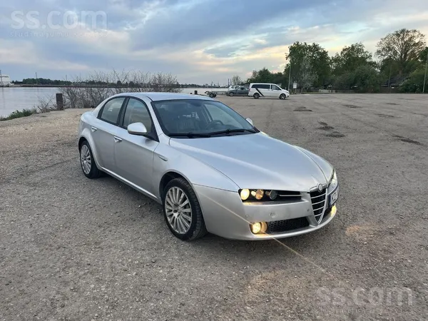 Alfa-romeo 159