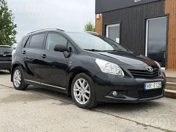 Toyota Toyota Verso 2.2 dīzelis 110kw, automāts, 7 sēdvie