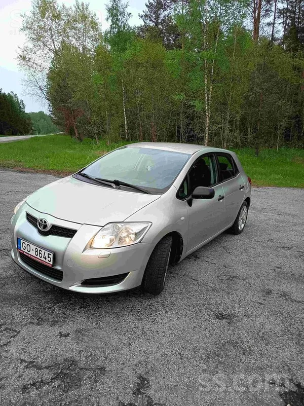 Toyota Pārdodu Toyota Auris. 