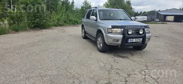 Opel 4x4 ieslēdzams ar pogu, pazeminātie ātrumi ar kloķ