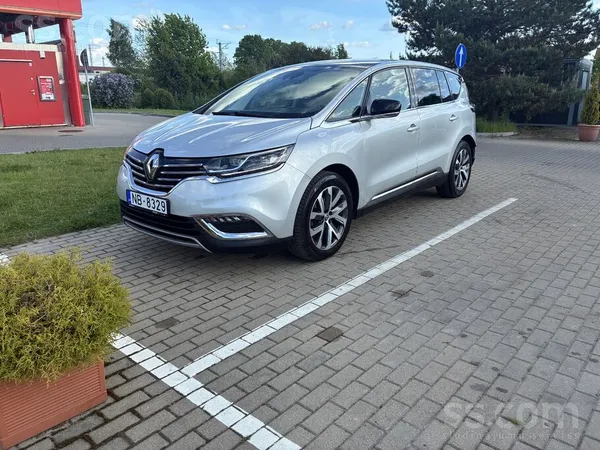 Renault 7vietīgais Espace. Ļoti plašs un komfortabls auto.