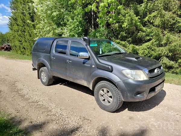 Toyota Hilux 2, 5D manuāls 4x4. Auto darba kārtībā, tikko