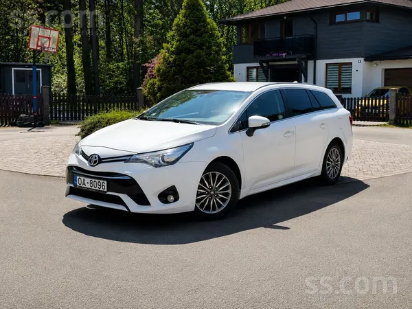 Toyota Pārdodu Toyota Avensis 2017. gada, automāts, benzī