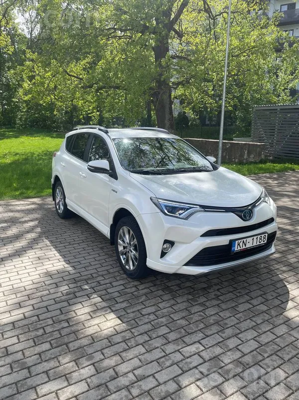 Toyota Pārdod Toyota Rav4 2.5 Hybrid, 2016. gada, automāt