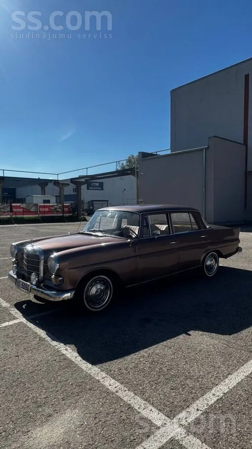 Pārdodu savu 1963. gada Mercedes-Benz 190D W110.
Ar 1.9 dīzeļdzinēju – īstu