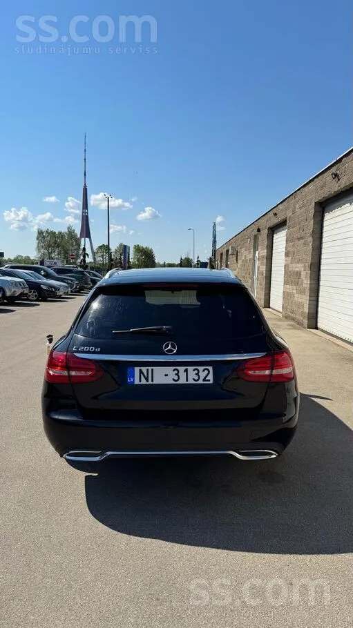 Mercedes Pārdod elegantu un ekonomisku Mercedes-Benz C 200 