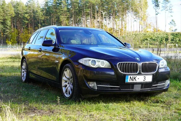 BMW BMW F11, 2.0 dīzelis, 135 kW / 184 ZS, bagātīga ko