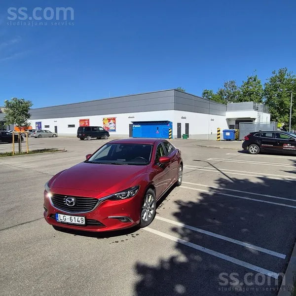 Mazda Pārdod koptu, ideālā kārtībā esošu auto ar mazu un