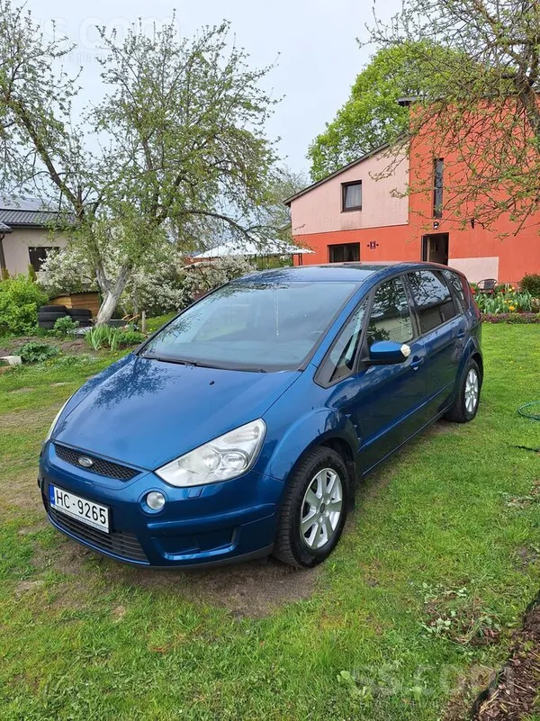 Ford Pārdodu uzticamu un rūpīgi uzturētu automašīnu. 