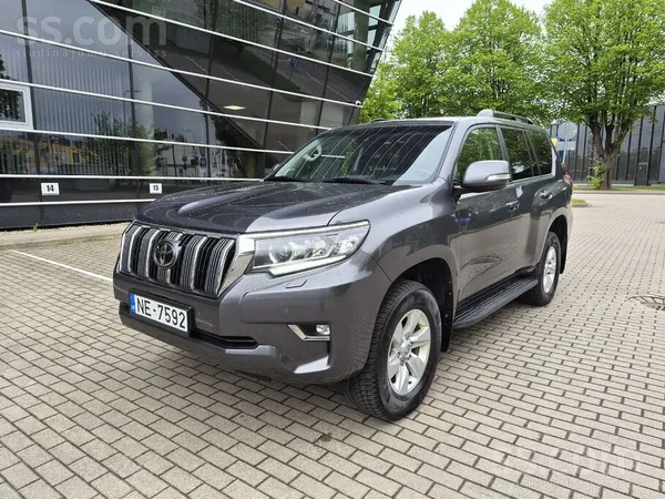 Toyota Uzņēmums pārdod Toyota Land Cruiser 2.8 D-4D Luxur