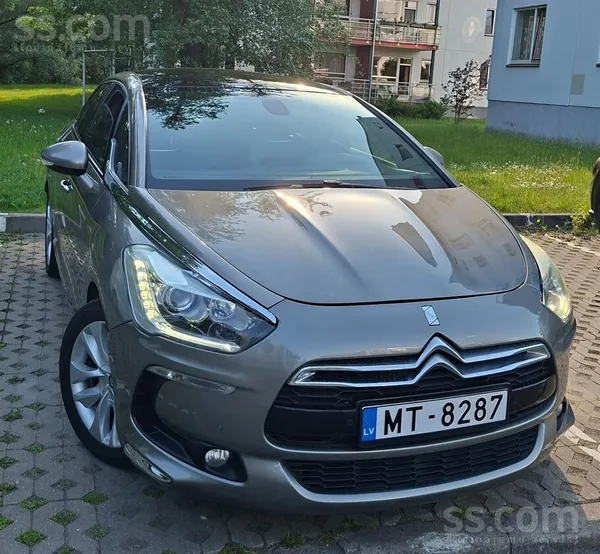 Citroen Citroen DS 5 1.6 dīzelis 86 kw, automāts. Pirmā re