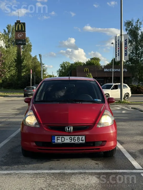 Honda Pārdod Honda Jazz 2004