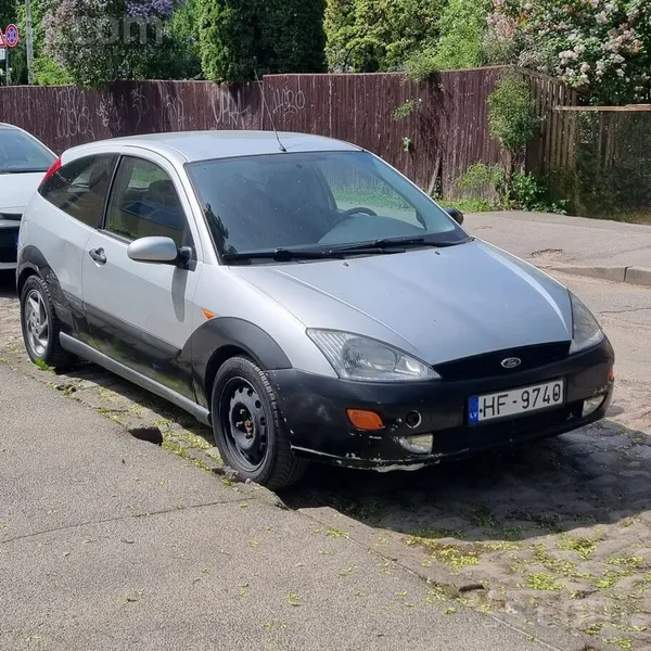 Pārdodu Ford Focus 1999. gada ar 1.6 Zetec benzīna dzinēju un manuālo ātrumk