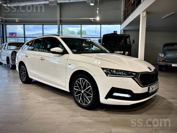 Skoda Škoda Octavia, ar E-tec bezīndzinēju un automātisk