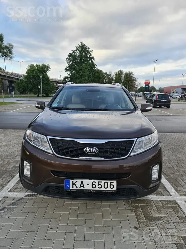 KIA Pārdod Kia Sorento 2.2 Crdi. Automašīna ir labā st
