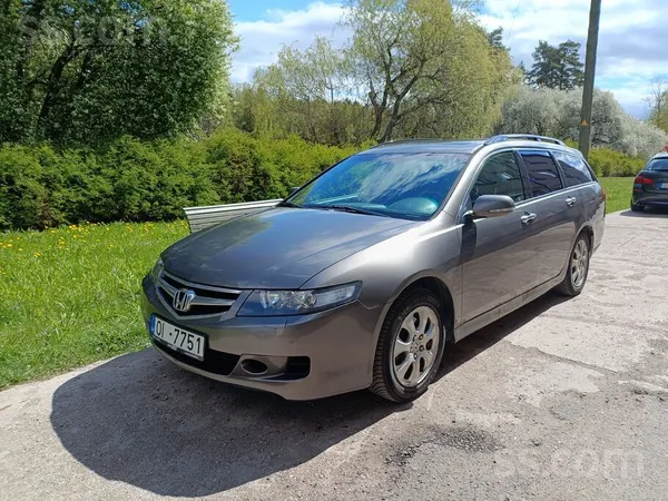 Honda Pārdodu Honda Accord 7.