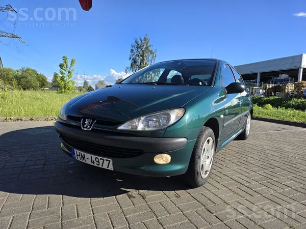 Peugeot Ekskluzīvs Peugeot 206 Roland Garros izpildījumā,