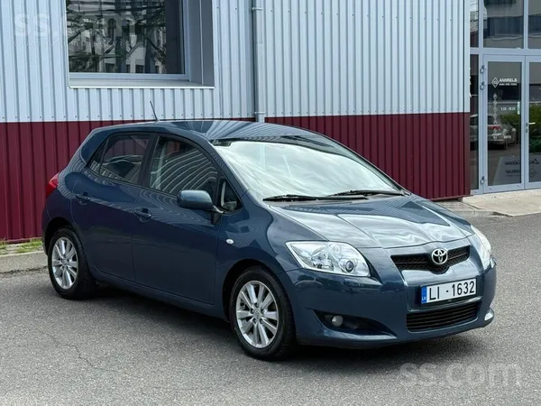 Toyota Pārdod Toyota Auris , 2.0 Dīzelis , D4D , Mehānisk