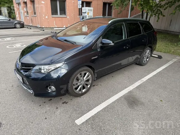 Toyota Toyota Auris Hybrid , 1.8 benzīns, 73kW(98zs). 