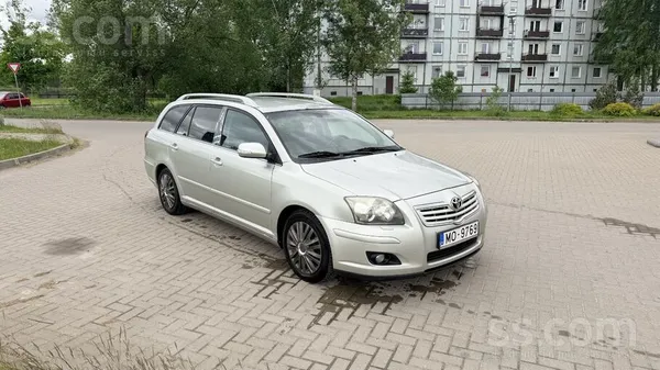 Toyota Pārdodu uzticamu, komfortablu un ekonomisku auto, 
