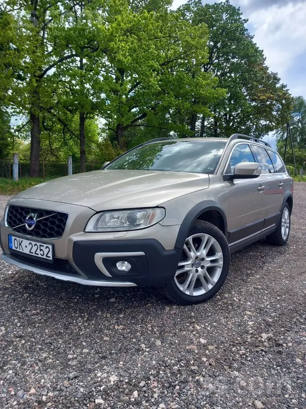 Volvo Auto teicamā skatā un tehniski nevainojams, viss t