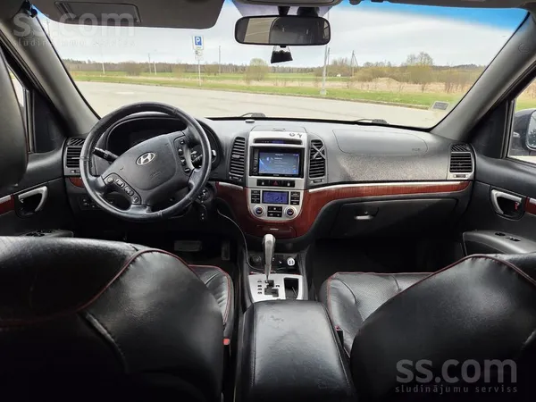 Hyundai Pardod Hyundai Santafe. Vairak info telefoniski.