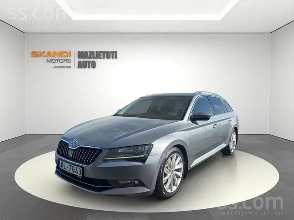 Skoda Skoda Superb Combi ar 2.0 Dīzeļa dzinēju un Automā