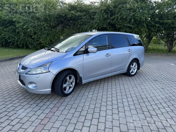 Mitsubishi Pārdodu ģimenes auto – liels, ietilpīgs un ērts ik