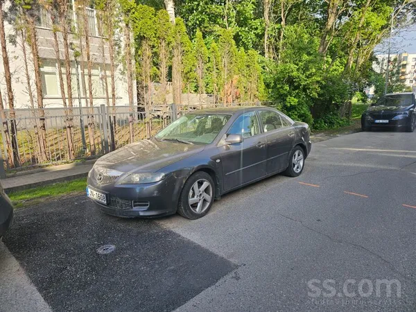 Mazda Auto braucams, bet nepieciešams remonts. 