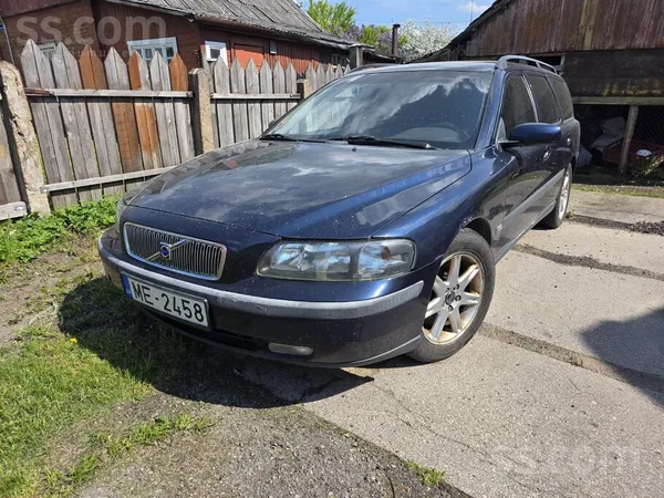 Volvo Pārdodas uz rezervesdaļām vai varat remontēt un bū