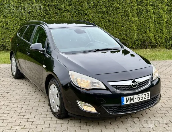 Opel Opel Astra Sports Tourer 1.3 Cdti / 2011. gads / 6