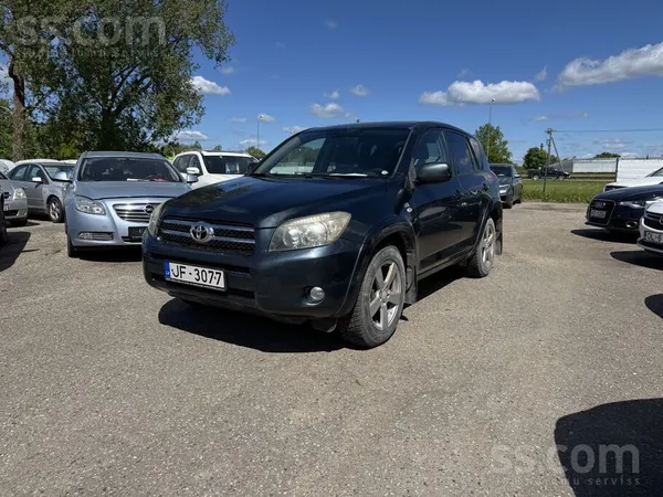 Pārdod Toyota Rav4 2.2D 4X4 . Bez apskates
Motors un kārba strādā labi.