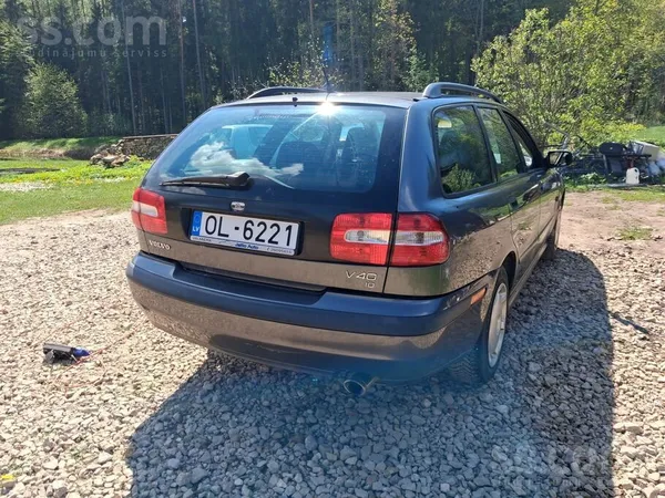 Volvo Pardodu volvo v40 nelieli fizuali defekti realejam