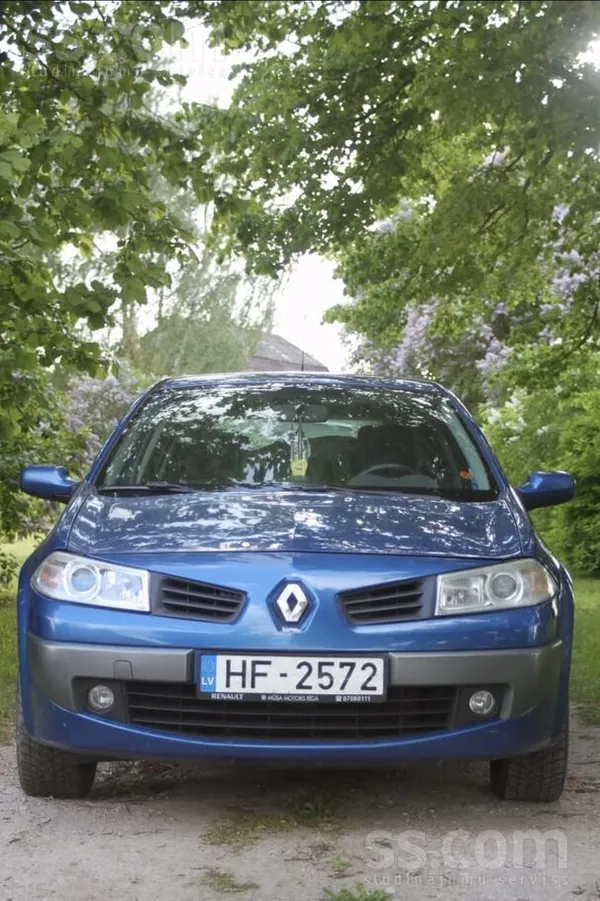 Renault Sakarā ar jaunā auto iegādi, tiek tirgota Megane.