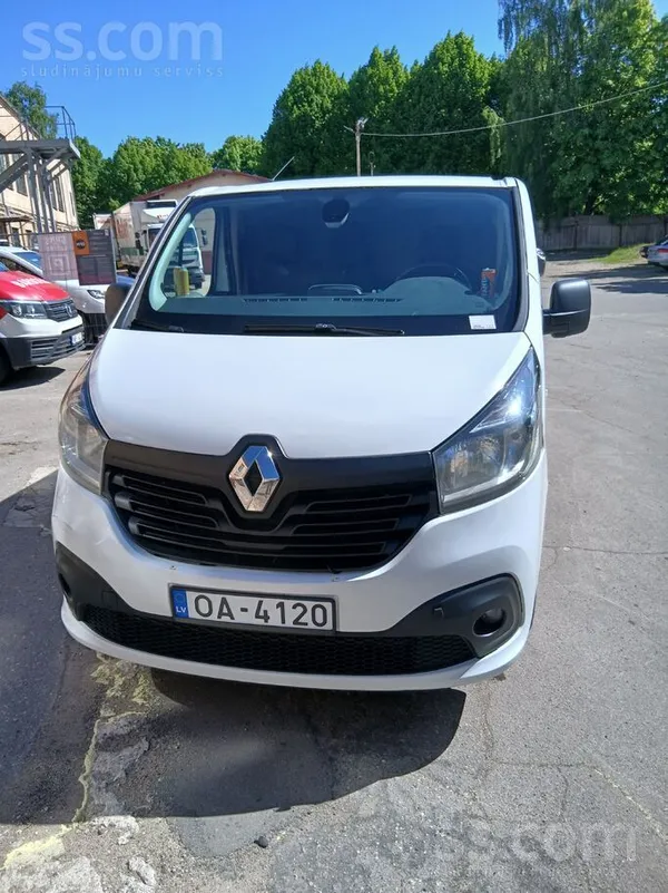 Renault Pārdodu darba busiņu normālā stāvoklī sedies un br