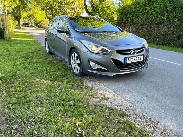 Hyundai Hyundai i40 1.7 дизель 100kw. В хорошем состоянии,