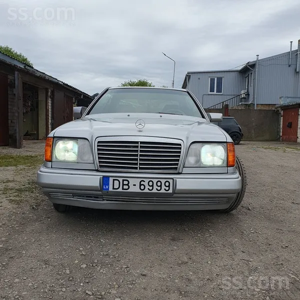 Mercedes Automašīna laba stāvokli viss darbojas apskate būs