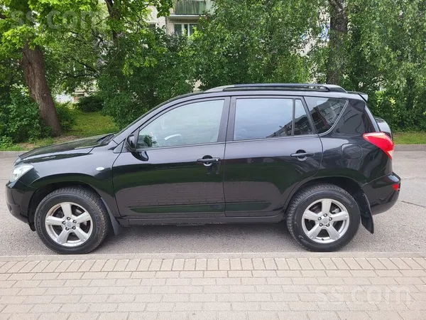Toyota Pārdodu Rav4 lieliskā stāvoklī. Premium komplektac