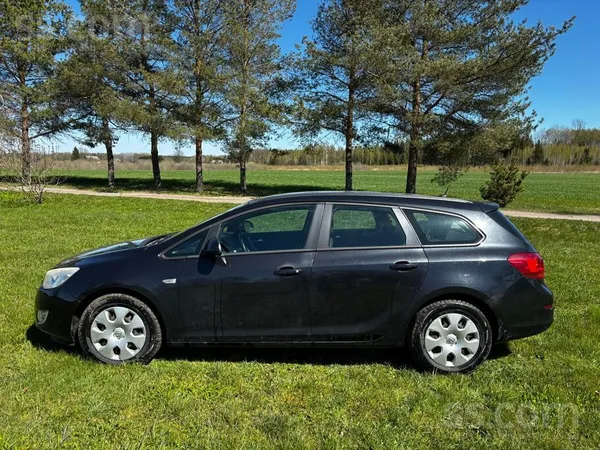 Opel Tiek pārdota Opel Astra Tourer, 5 vietīgs universā