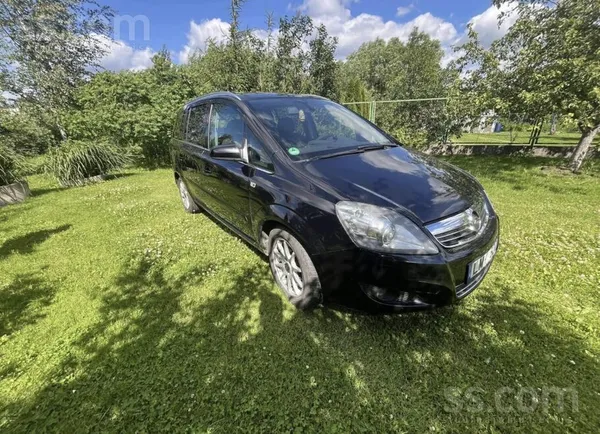 Opel Продается вместительная 7-местная Opel Zafira рест