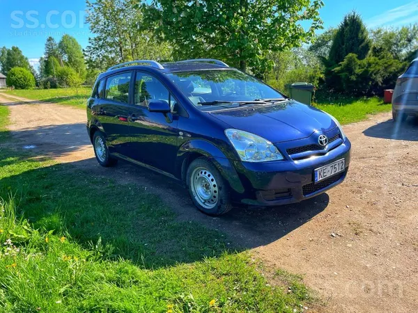 Toyota Pārdodas vecāku auto, vienā saimniecībā 6 vai 7 ga