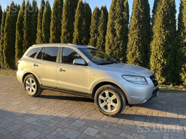 Hyundai Īpašnieks pārdod Hyundai Santa Fe. Mašīna labā teh