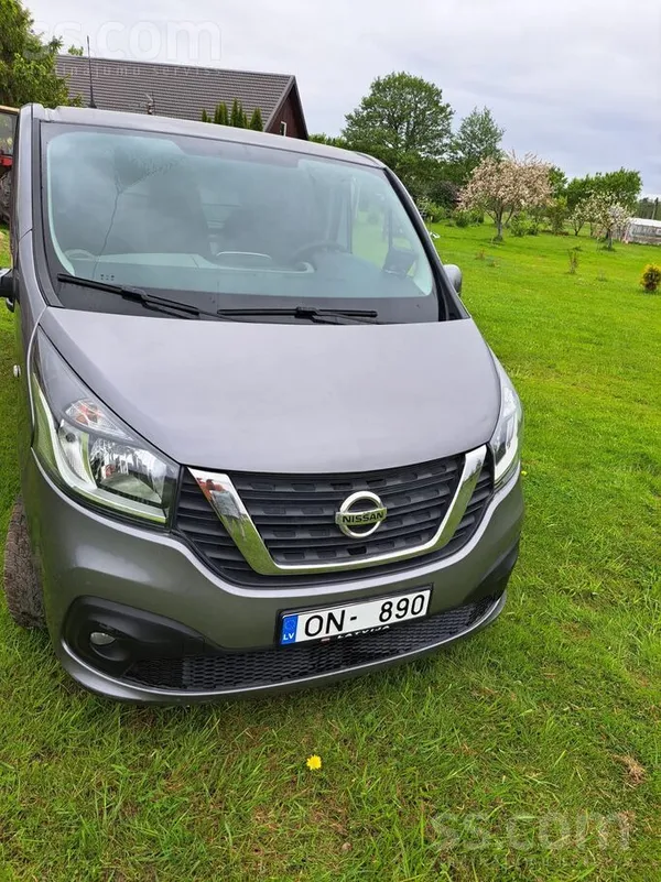 Nissan Uzņēmums pārdod uzticamu un ekonomisku Nissan Nv30